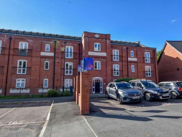 Flat for sale in Wigan, Greater Manchester