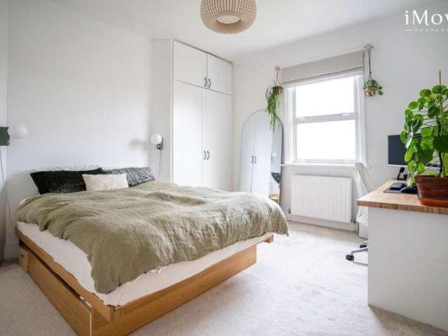 Flat for sale in Crystal Palace, Greater London