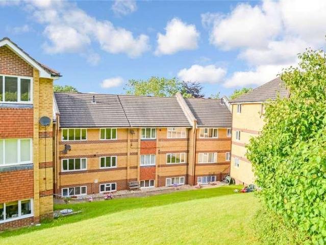 Flat for sale in Reading