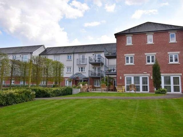 Flat for sale in Priest Down, Hampshire