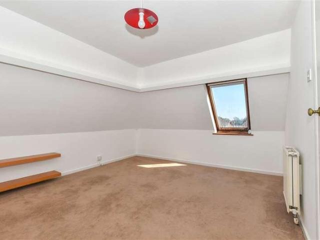 Flat for sale in Bridgefield, Kent