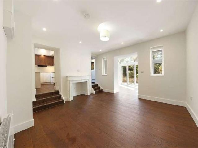 Flat for sale in Denmark Hill, Greater London