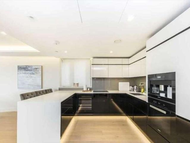Flat for sale in South Lambeth, Greater London