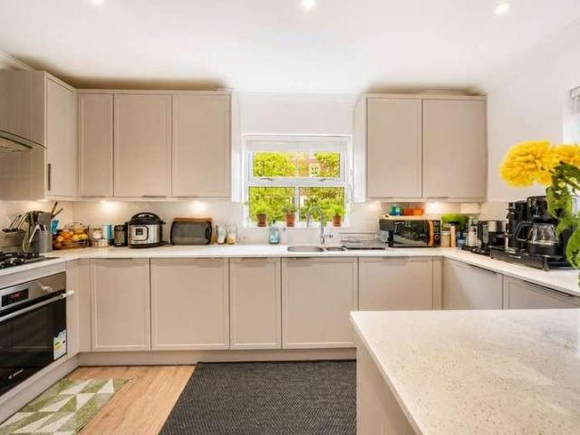 Flat for sale in The Slade, Oxfordshire