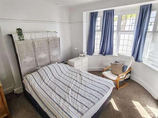 Flat for sale in Alton Barnes, Essex