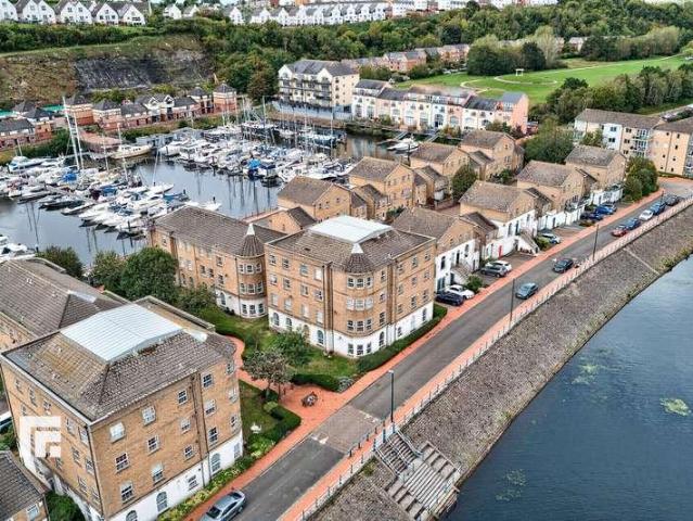 Flat for sale in Penarth Marina, Penarth