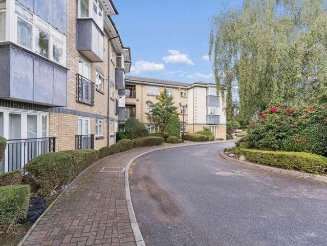 Flat for sale in Gosmore, North Hertfordshire