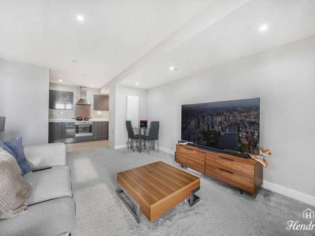 Flat for sale in Prittlewell, Southend-on-Sea