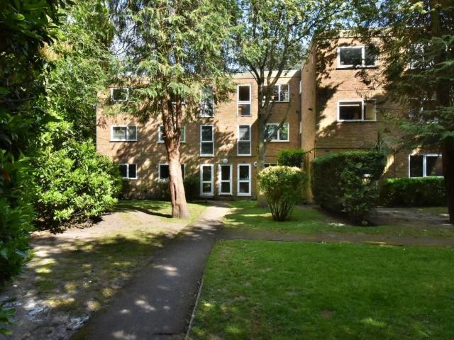 Flat for sale in Chislehurst, Greater London