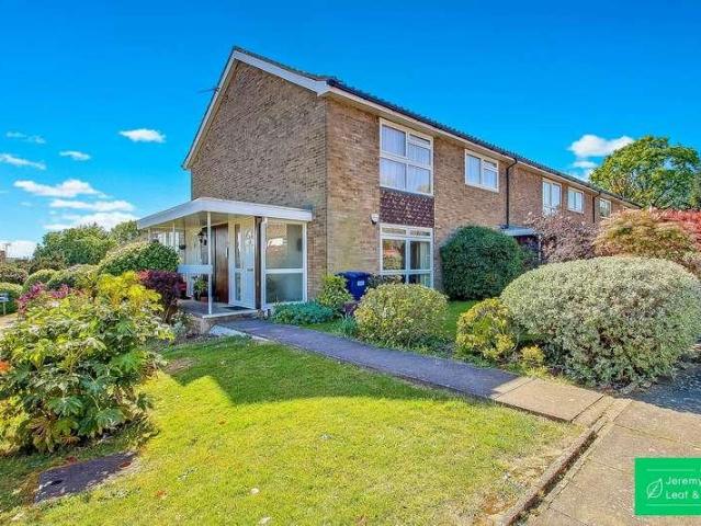 Flat for sale in Finchley, Greater London