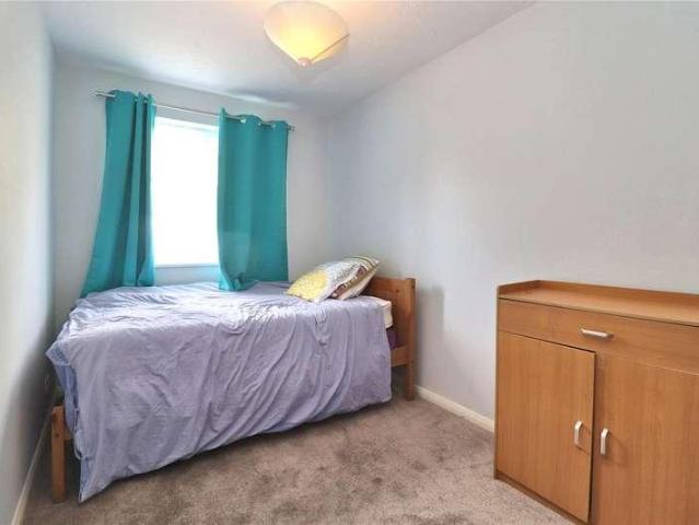 Flat for sale in Horsell, Woking