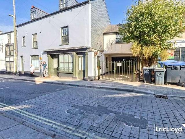 Flat for sale in Brixham