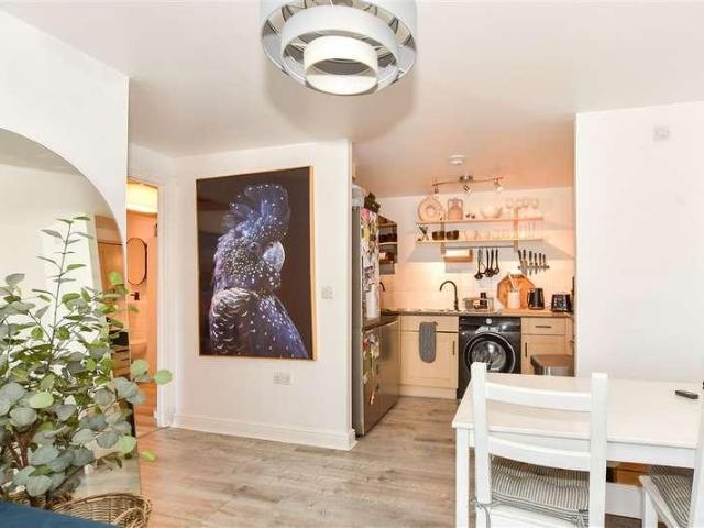 Flat for sale in Three Bridges, Glynde