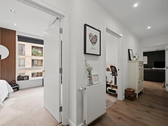 Flat for sale in Stoke Newington, Greater London