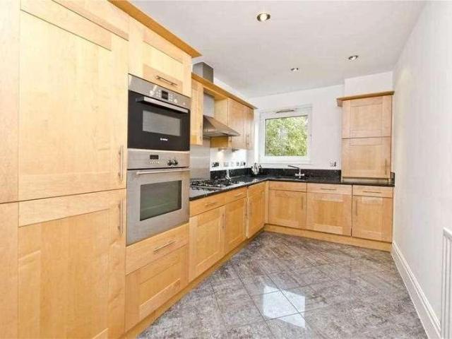 Flat for sale in Royal Borough of Kensington and Chelsea, Greater London