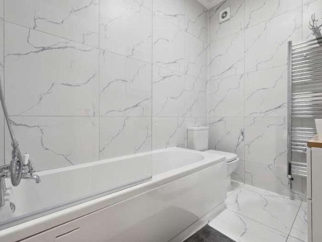Flat for sale in South Hackney, Greater London