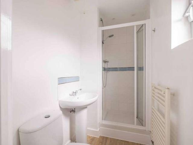 Flat for sale in Slough