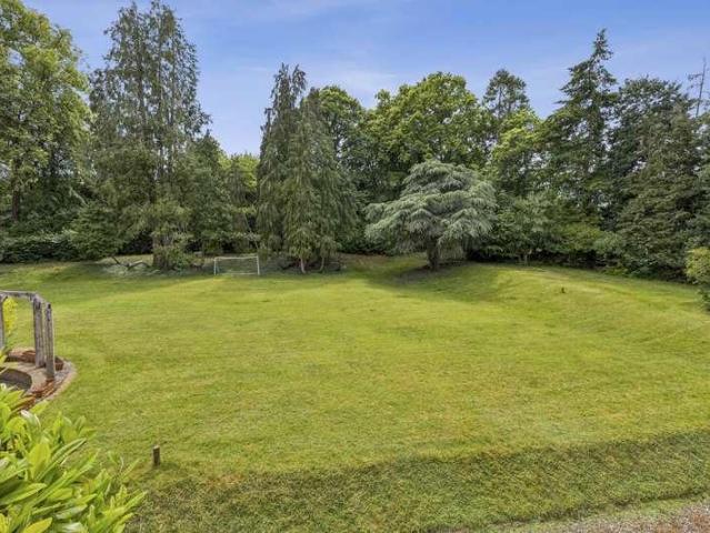 Flat for sale in Shiplake, Berrick Salome