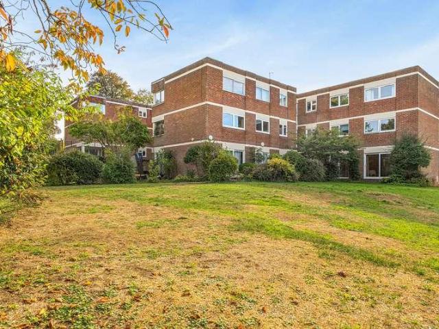 Flat for sale in Charlotteville, Guildford