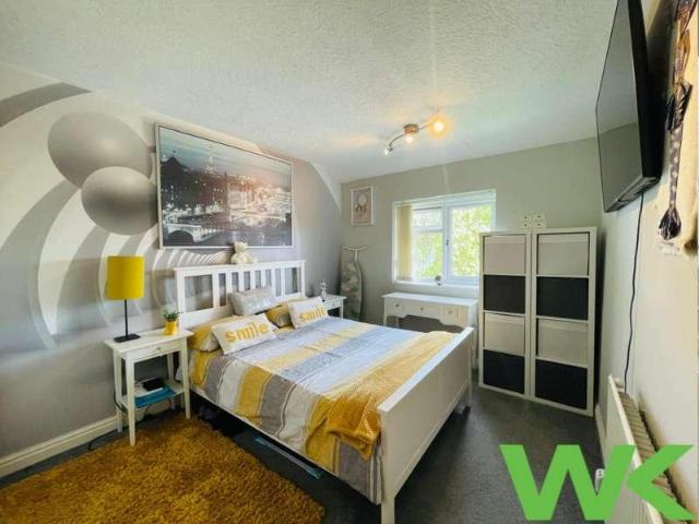 Flat for sale in Stone Cross, Wednesbury