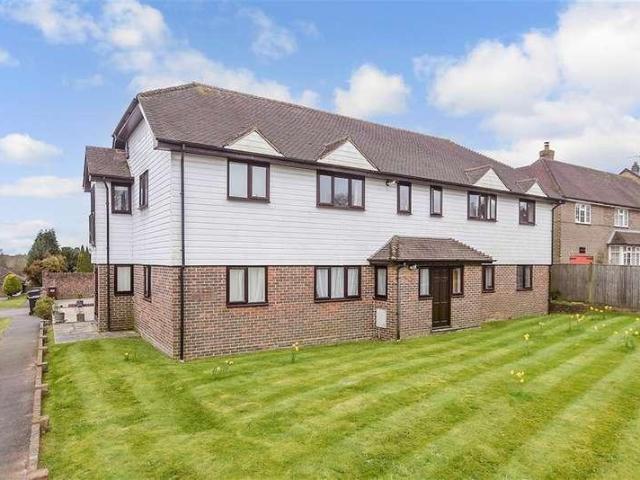Flat for sale in Jarvis Brook, Cross In Hand