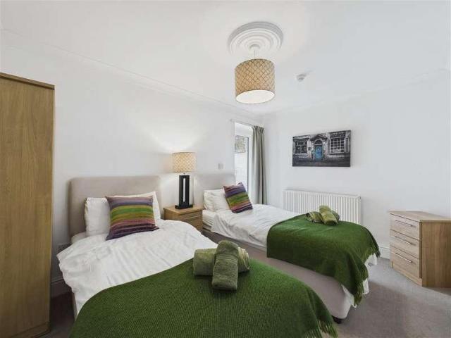 Flat for sale in Tenby, Wales