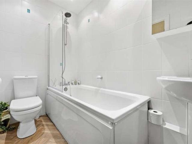 Flat for sale in The Pavillions, Macclesfield