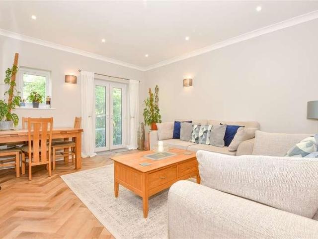 Flat for sale in Bourne Vale, Kent