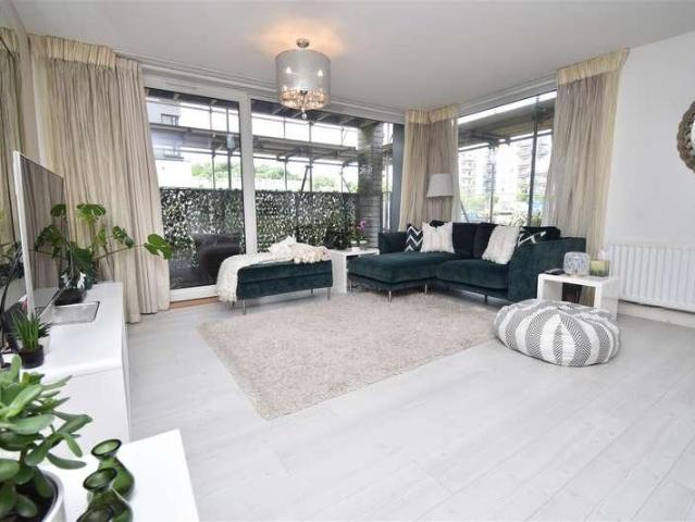 Flat for sale in Bristol, Port Marine