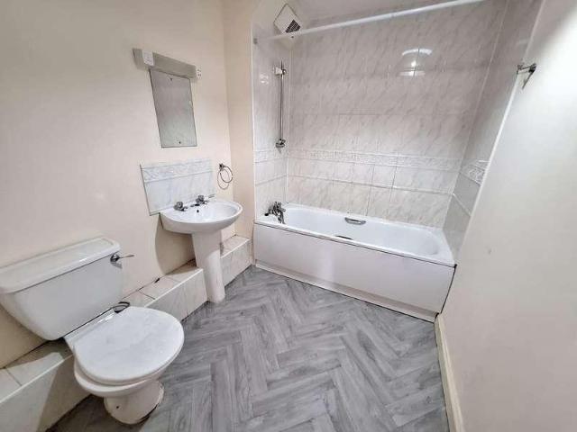 Flat for sale in Camp Hill