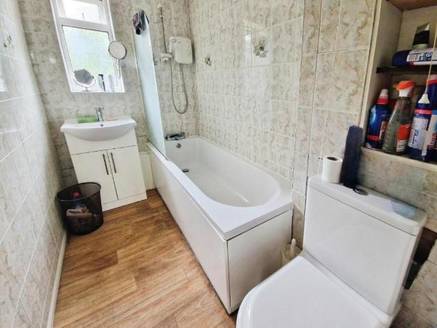Flat for sale in Langdon Hills, Essex