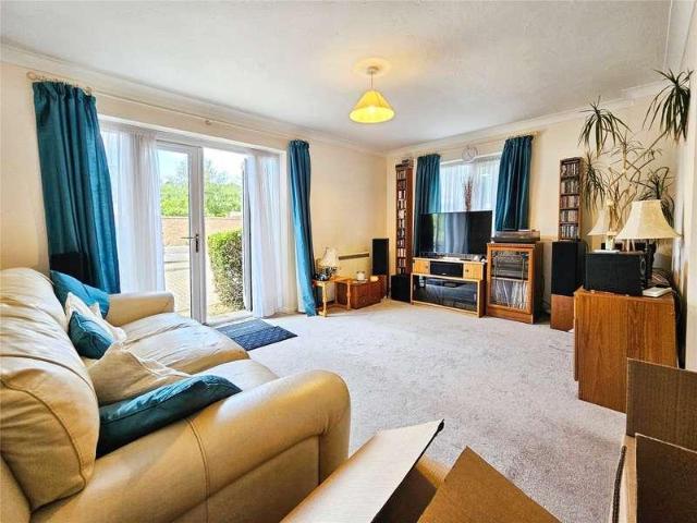 Flat for sale in Fleet, Hart