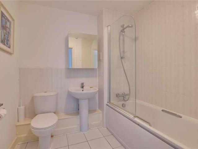 Flat for sale in Greenwich Town Centre, Greater London