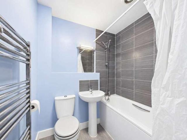 Flat for sale in New Town, Horsham