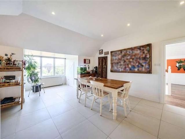Flat for sale in East Greenwich, Greater London