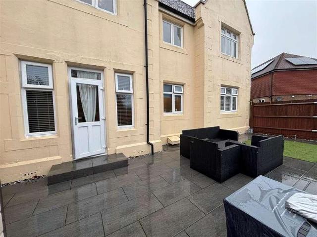 Flat for sale in Heathlands, East Sussex