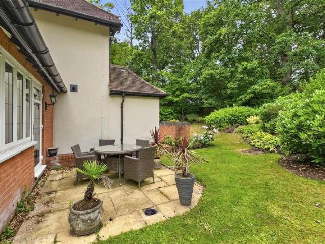 Flat for sale in Four Oaks, West Midlands