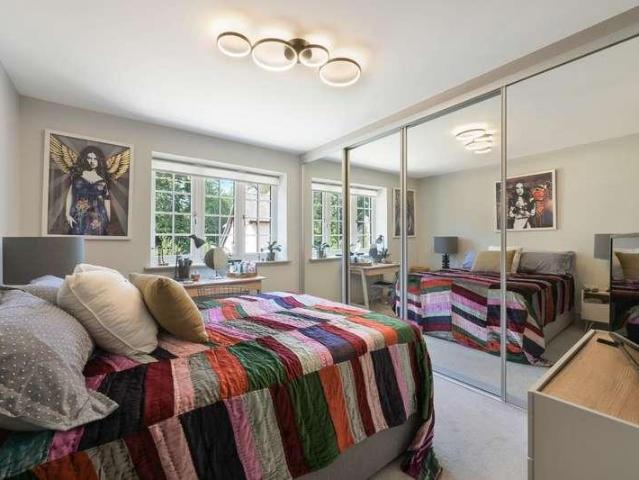 Flat for sale in Walton On The Hill, Red Hill