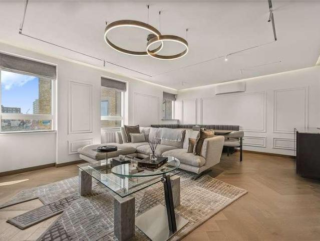 Flat for sale in Paddington, Greater London
