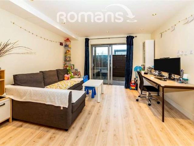 Flat for sale in Farnborough, Hampshire