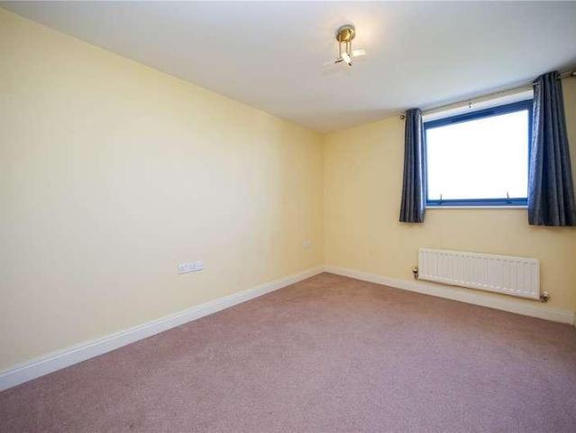 Flat for sale in Midway, Kent
