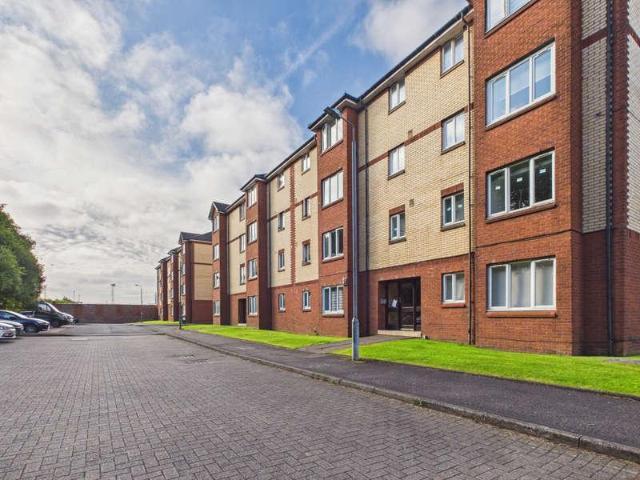 Flat for sale in Blawarthill, Yoker