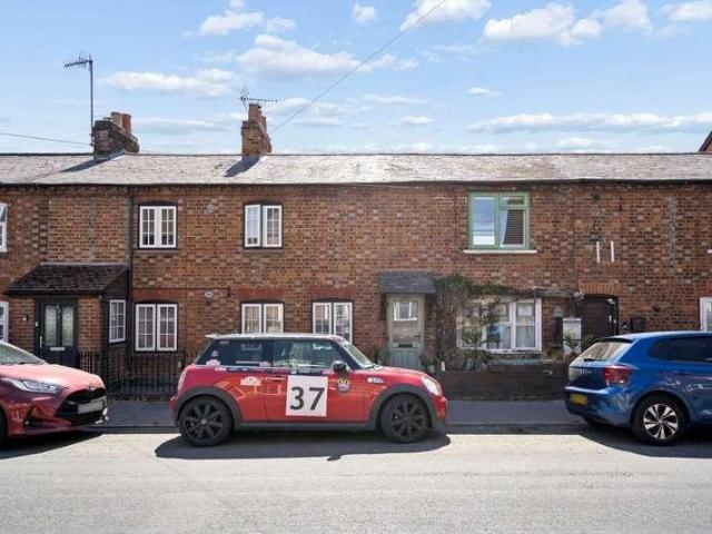 Flat for sale in Lunnon, Buckinghamshire
