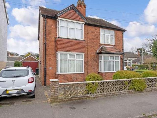 Flat for sale in Seacroft, Belleau
