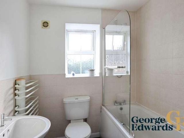 Flat for sale in Swadlincote, South Derbyshire