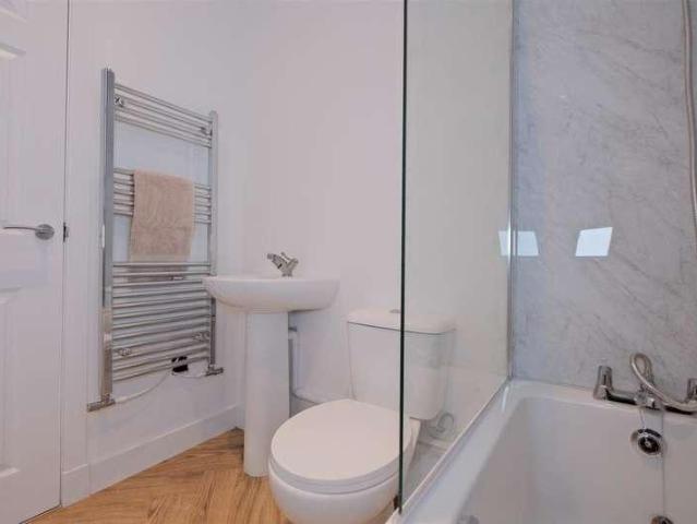 Flat for sale in Hamilton, Scotland