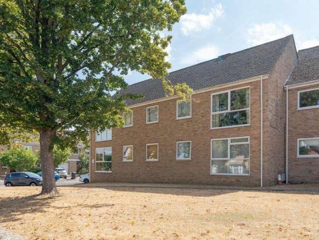 Flat for sale in Black Bourton, Oxfordshire