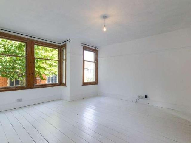 Flat for sale in Milton, Southend-on-Sea
