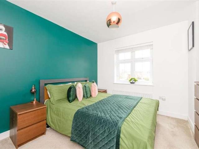 Flat for sale in Parkwood, Gillingham