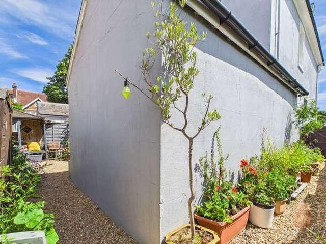 Flat for sale in Worthing, West Sussex